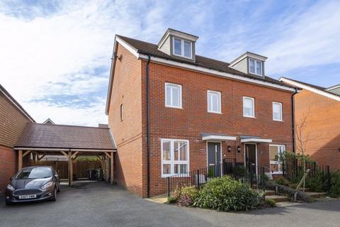 Bailey Place, Crowborough 3 bed semi