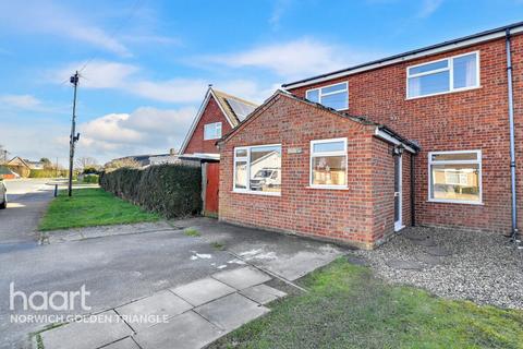 4 bedroom semi-detached house for sale