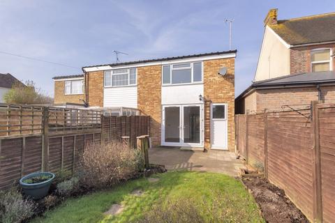 Maidstone Road, Tonbridge TN12 2 bed semi