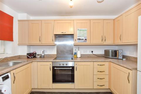 St. James's Street, Portsmouth... 2 bed ground floor flat for sale