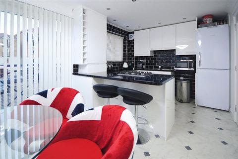 Fennel Close, Kent ME1 4 bed terraced house for sale
