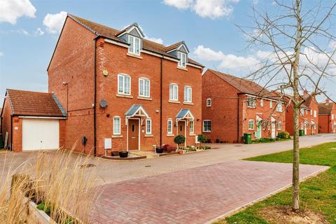 4 bedroom semi-detached house for sale
