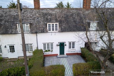 Roe Lane, London NW9 2 bed terraced house for sale