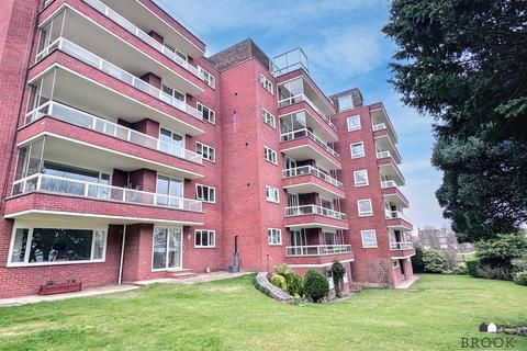 Compton Place Road, Eastbourne BN21 2 bed apartment for sale