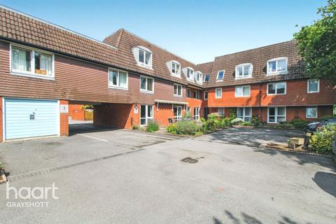 Wey Hill, Haslemere 1 bed apartment for sale
