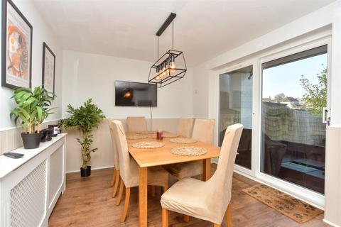 Beaconsfield Road, Chatham, Kent 3 bed semi