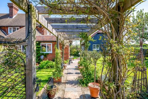 Chevening Lane, Sevenoaks TN14 3 bed semi
