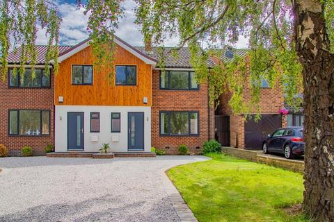 Kedleston Close, Beeston, Nottingham... 3 bed semi