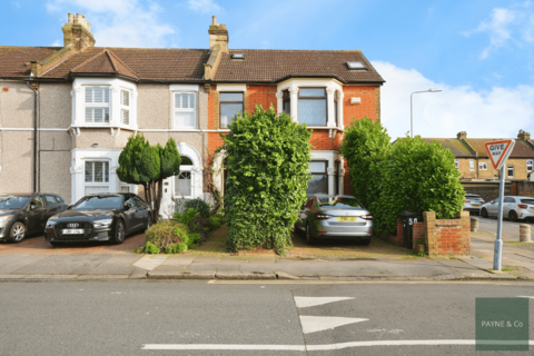 Kingswood Road, GOODMAYES, IG3 4 bed end of terrace house for sale