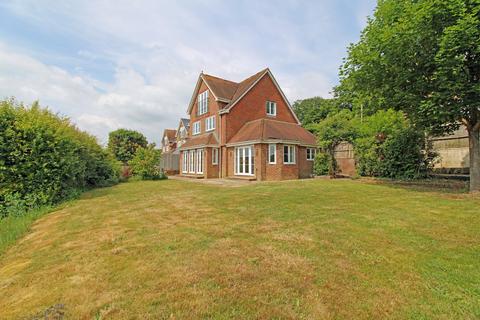 Smiths Field, Overton RG25 4 bed detached house for sale