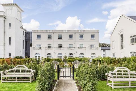 Egerton Drive, Old Isleworth TW7 2 bed flat for sale