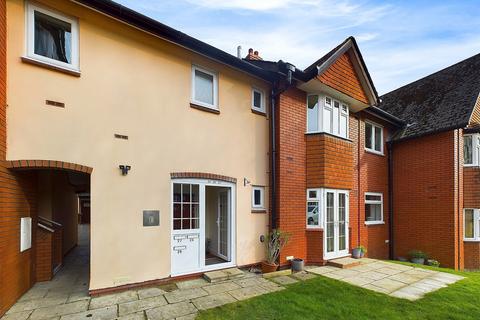 Waterloo Road Hill, Penylan, Cardiff.... 2 bed apartment for sale