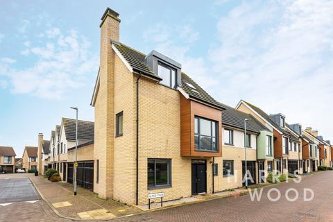 Altius Chase, Colchester, Essex 4 bed link detached house for sale