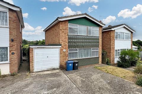 Cottesford Close, Hadleigh, IP7 3 bed detached house for sale