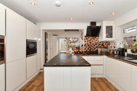 Corrance Green, Maidstone, Kent 3 bed detached house for sale