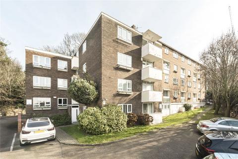 Blackheath Hill, Greenwich, SE10 2 bed apartment for sale