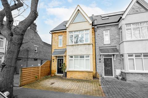 4 bedroom end of terrace house for sale