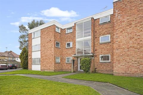 Pymmes Green Road, London N11 2 bed apartment for sale