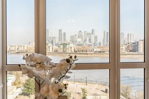 Greenfell Mansions, London SE8 2 bed flat for sale