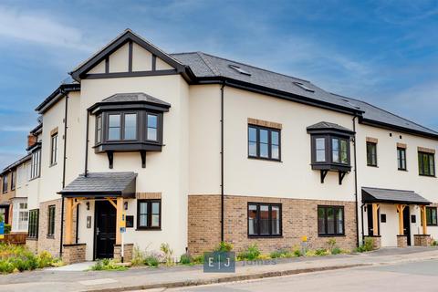 76 Algers Road, Loughton IG10 1 bed apartment for sale