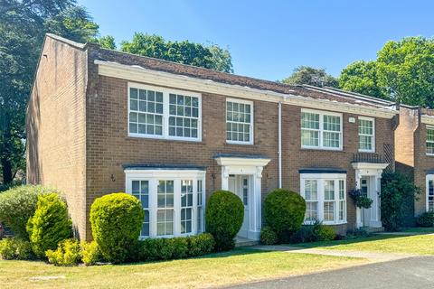Cranwell Close, Bransgore... 3 bed semi