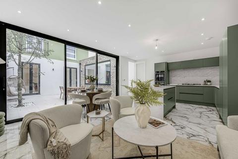 The Grove, London W5 3 bed flat for sale
