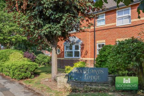 Moorlands Avenue, Kenilworth 2 bed apartment for sale