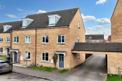 4 bedroom semi-detached house for sale