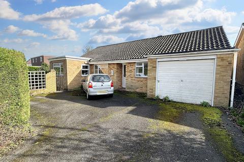 Hartsgrove Close, Blackfield, SO45 3 bed detached bungalow for sale
