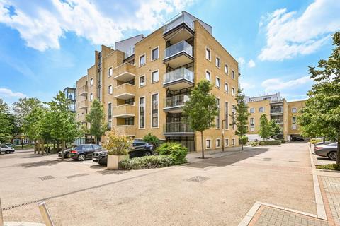 Frazer Nash Close, Isleworth, TW7 2 bed penthouse for sale