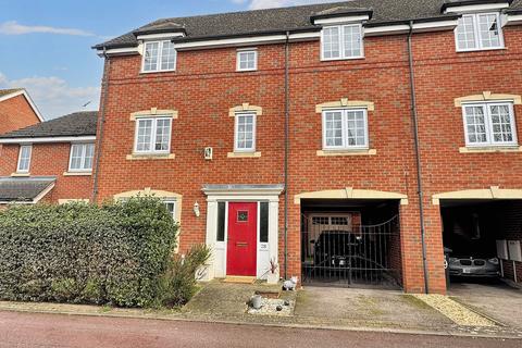 5 bedroom semi-detached house for sale