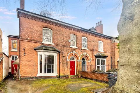 5 bedroom semi-detached house for sale