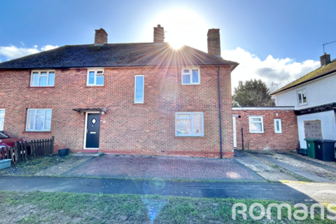 St. Peters Road, Basingstoke, Hampshire 3 bed semi