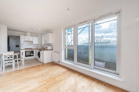 Cameron Crescent, Edgware, HA8 2 bed flat for sale