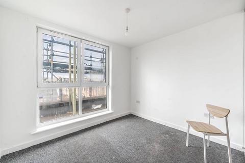 Cameron Crescent, Edgware, HA8 2 bed flat for sale