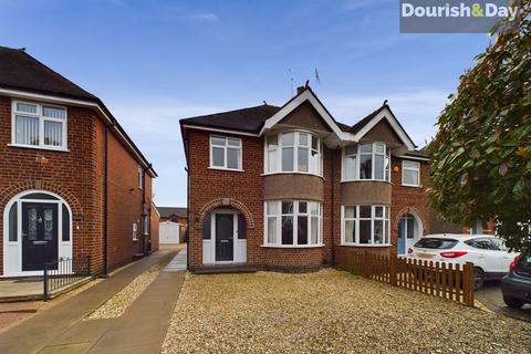 Rickerscote Avenue, Stafford ST17 3 bed semi
