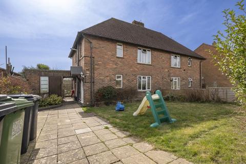Alderbrook Close, Crowborough 2 bed maisonette for sale