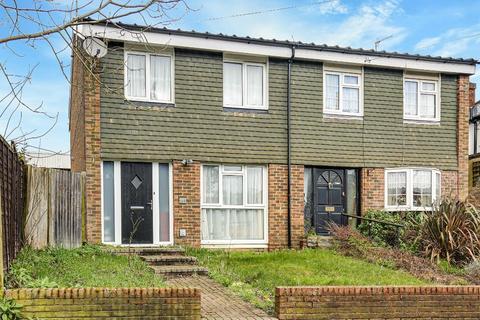 Linden Avenue, Coulsdon, Surrey, CR5 3BT 3 bed semi