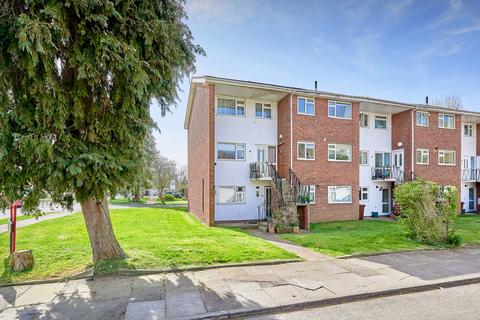 Rowan Close, Hertfordshire AL4 2 bed apartment for sale