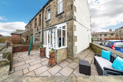 Hall Lane, Kirkburton, HD8 2 bed end of terrace house for sale