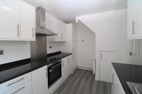 Anthony Close, Sevenoaks TN13 2 bed terraced house for sale