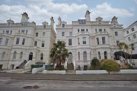 Augusta Gardens, Folkestone, CT20 2 bed flat for sale