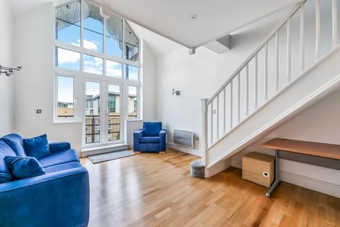 Dorey House, High Street, Brentford, TW8 3 bed flat for sale
