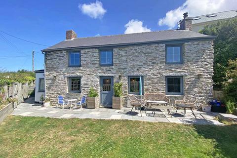 Perranporth, Cornwall 3 bed detached house for sale