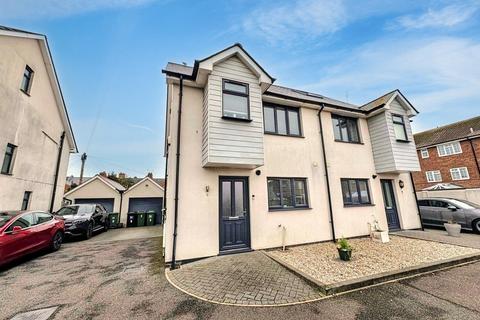 Swan Mews, Eastbourne 4 bed semi