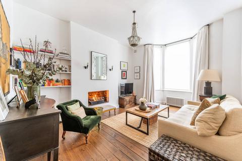Malvern Road, Queen's Park, London, NW6 2 bed flat for sale