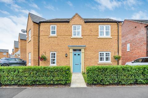 Lutterworth Avenue, Sandymoor 3 bed detached house for sale