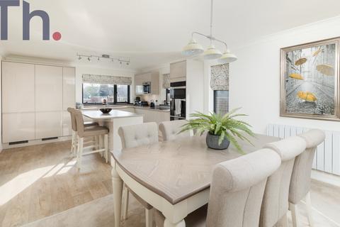 The Mall, Sandown PO36 4 bed detached house for sale