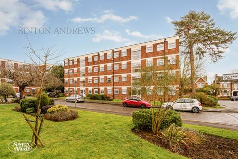 Oak Tree Close, Ealing, W5 2 bed flat for sale