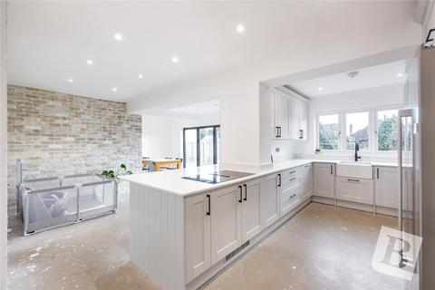 Hatch Road, Pilgrims Hatch... 4 bed detached house for sale